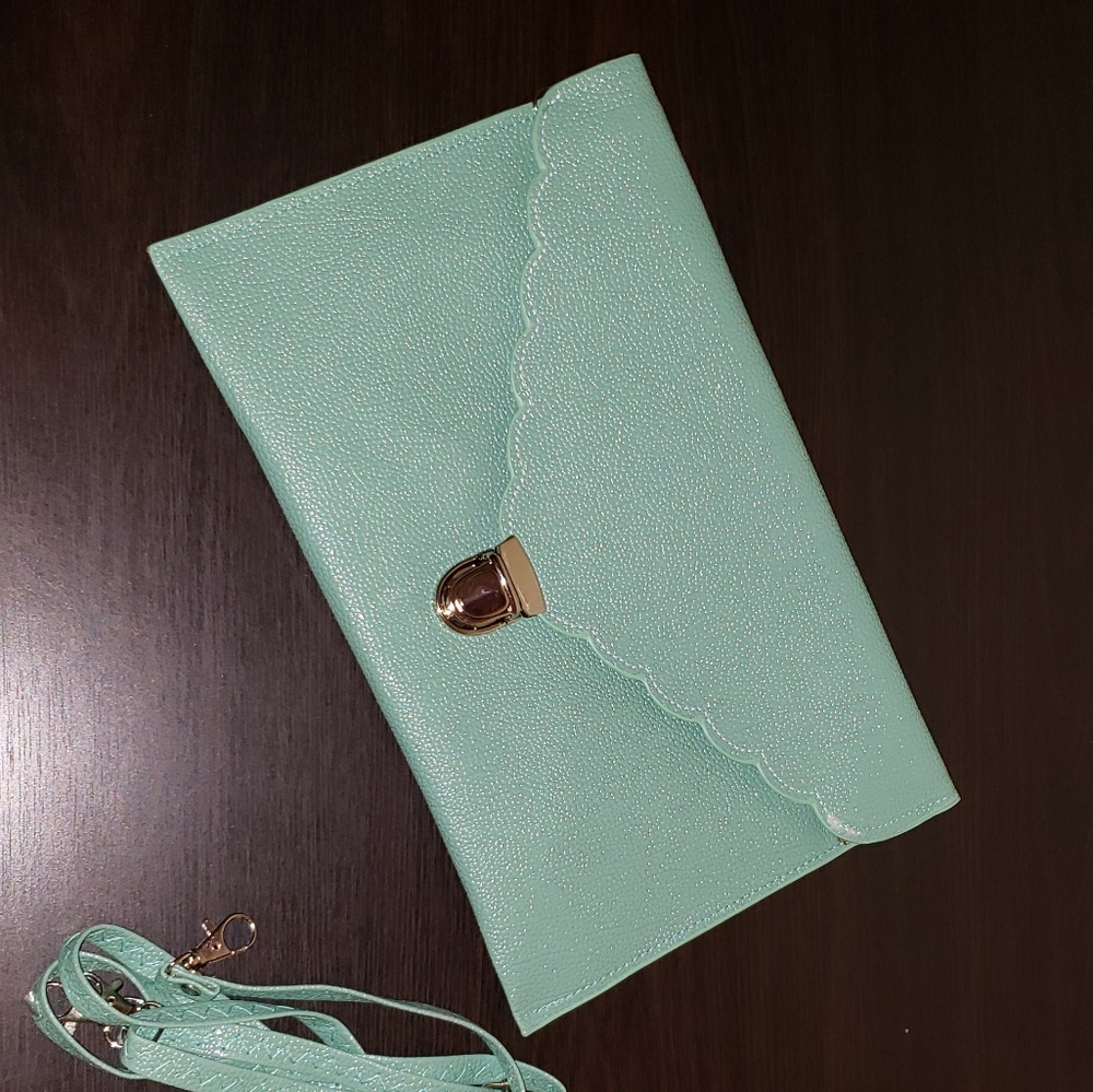 Scalloped Envelope Clutch NWOT, Envelope Clutch